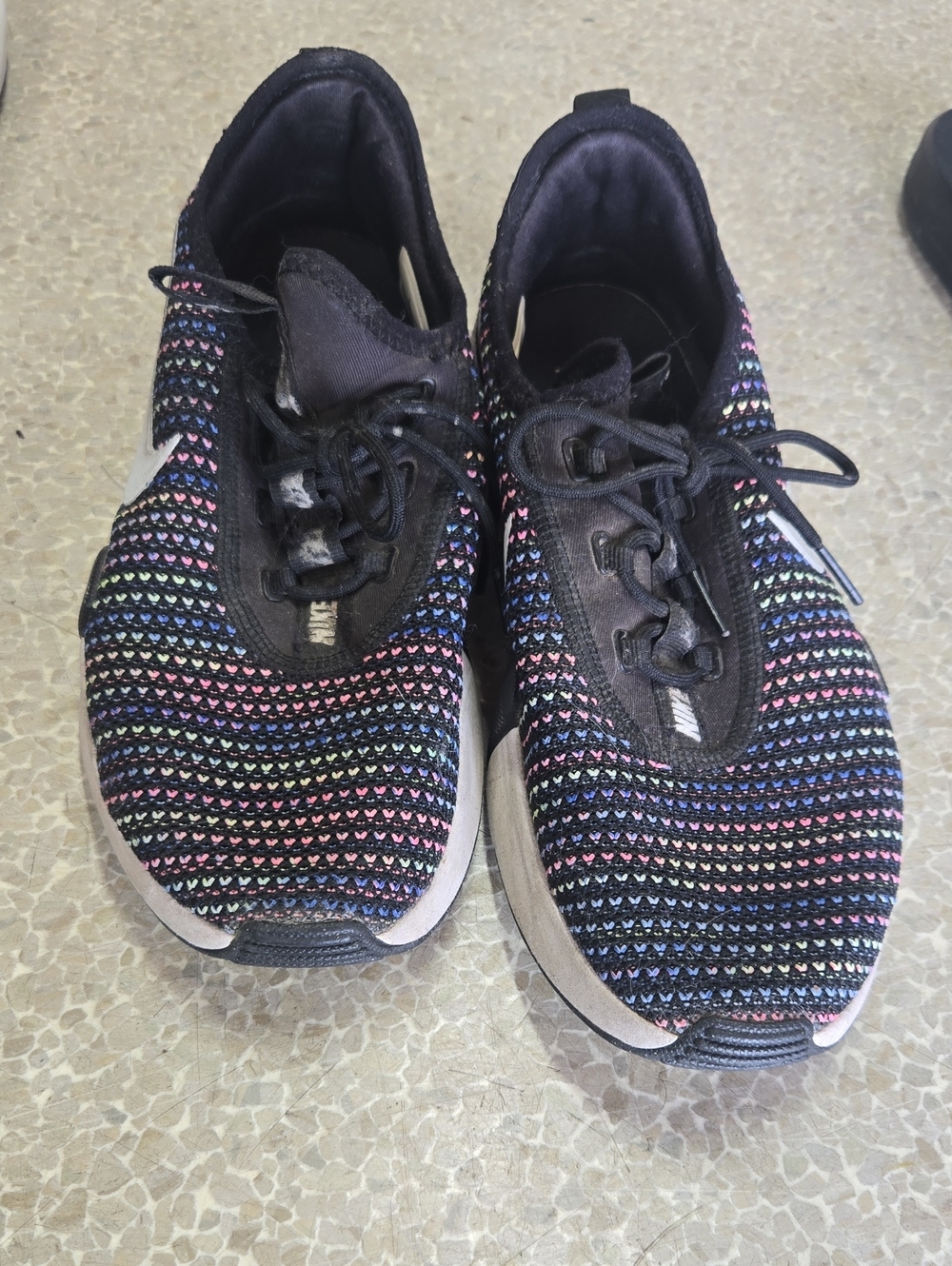 Nike Black Multicolor Knit Sneakers 8.5